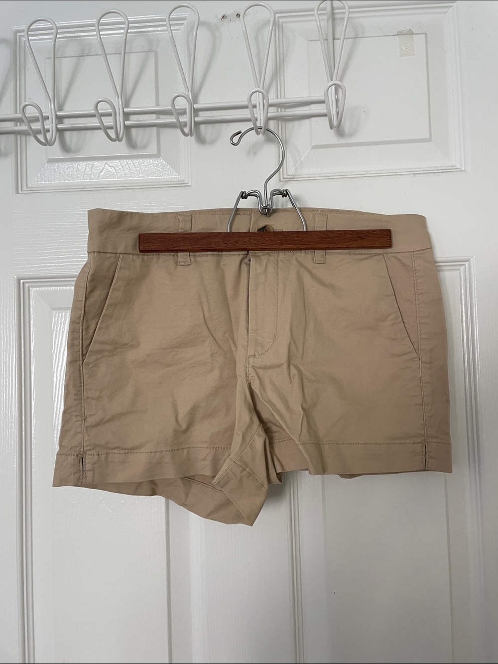 Old Navy Women's Khaki Flat-Front Shorts